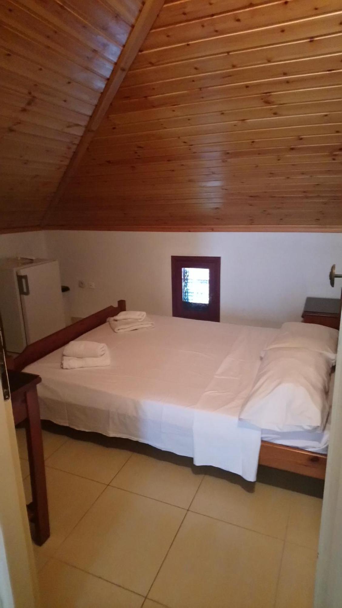 Kiwi Kastle Aparthotel Néa Fókaia Buitenkant foto