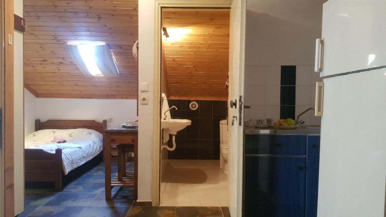 Kiwi Kastle Aparthotel Néa Fókaia Buitenkant foto