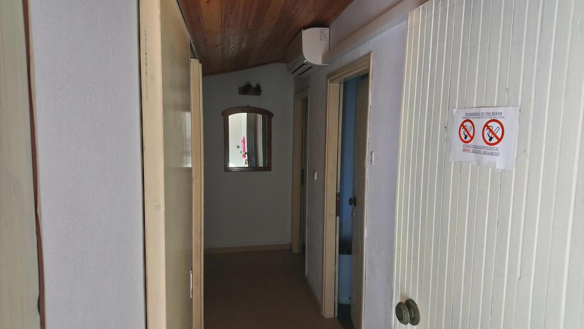 Kiwi Kastle Aparthotel Néa Fókaia Buitenkant foto