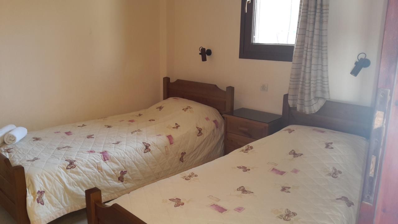 Kiwi Kastle Aparthotel Néa Fókaia Buitenkant foto