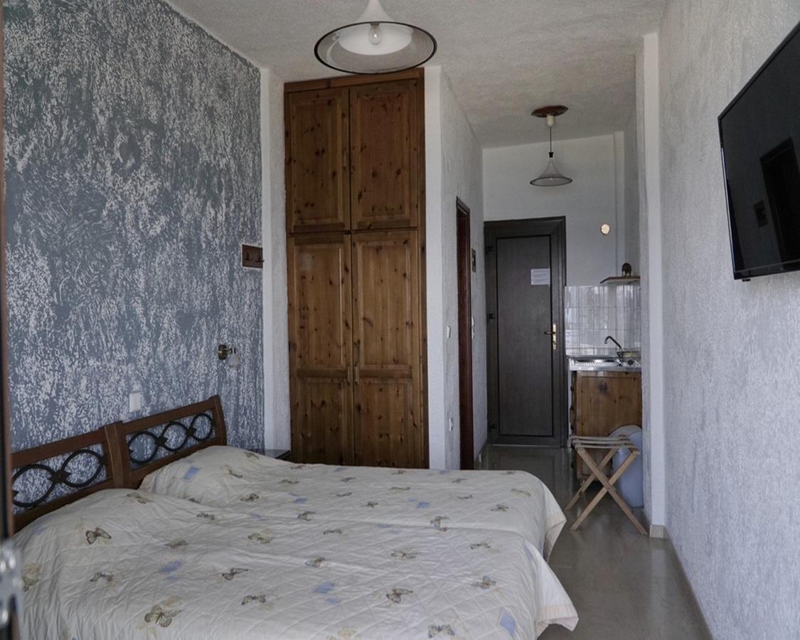 Kiwi Kastle Aparthotel Néa Fókaia Buitenkant foto